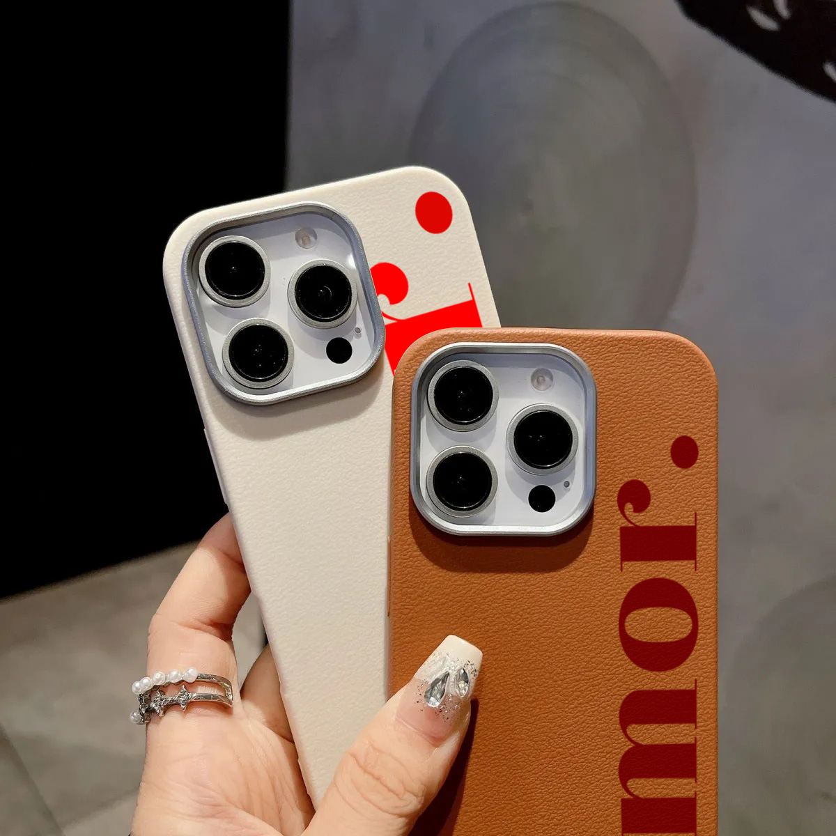 레드 아티스틱 레터 리치 패턴 폰 케이스 아이폰 17  - Phone Cases Red 리뷰 및 가격